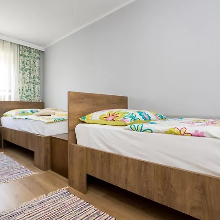 Apartments Memento Njivice * Njivice